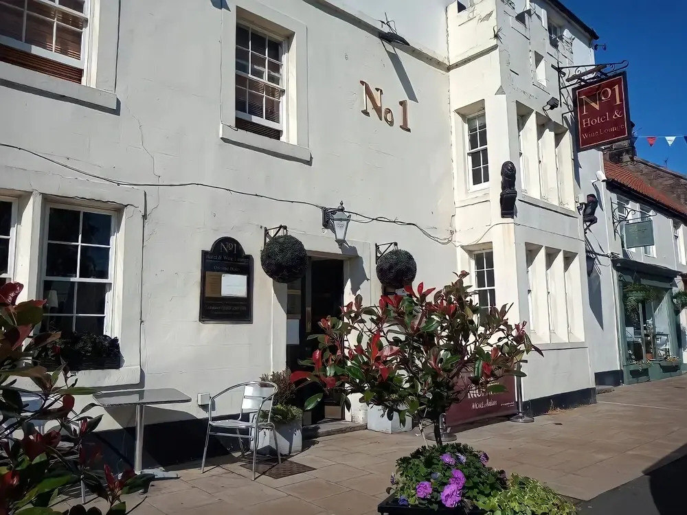 No 1 Hotel