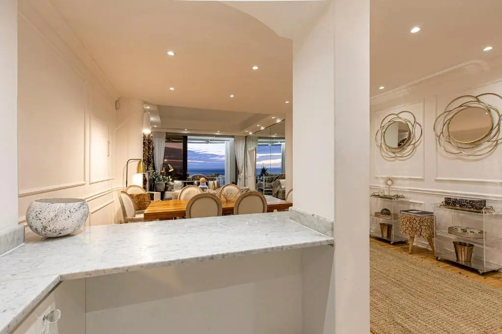 Clifton YOLO Spaces - Clifton Beachfront Apartments