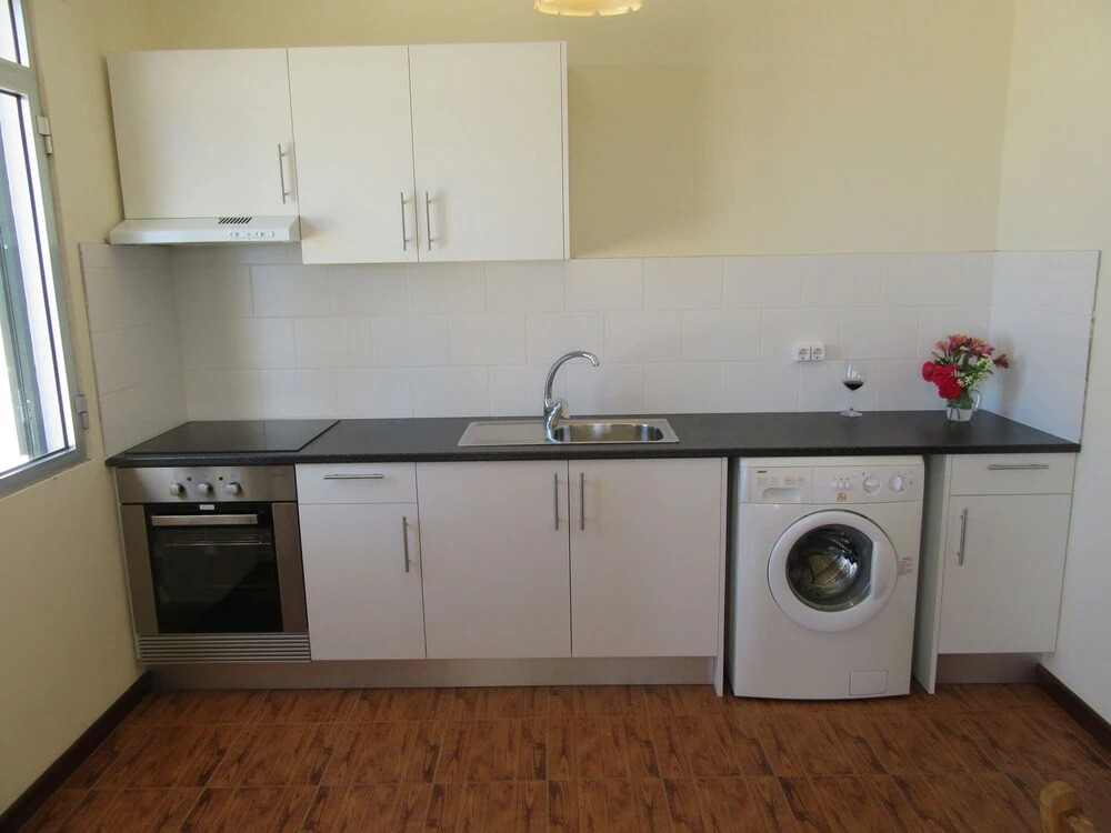 5-bed Villa for Families in Prazeres Free Parking