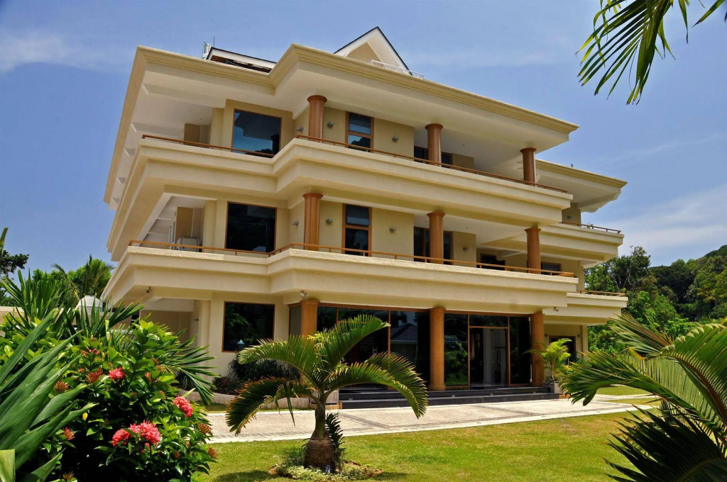 Crown Beach Hotel Seychelles