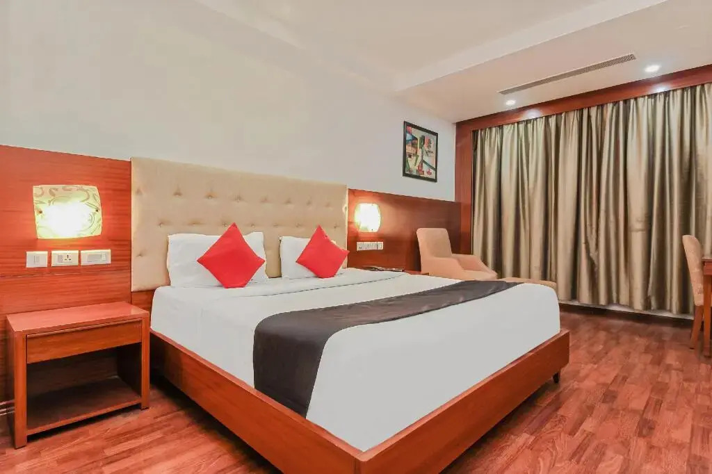 Hotel Lake View by OYO Rooms