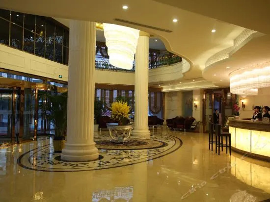 Gold Coast Hotel