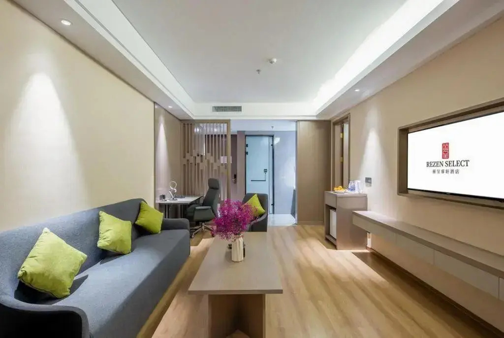 Jinming Rezen Select Hotel (Qinhuangdao)