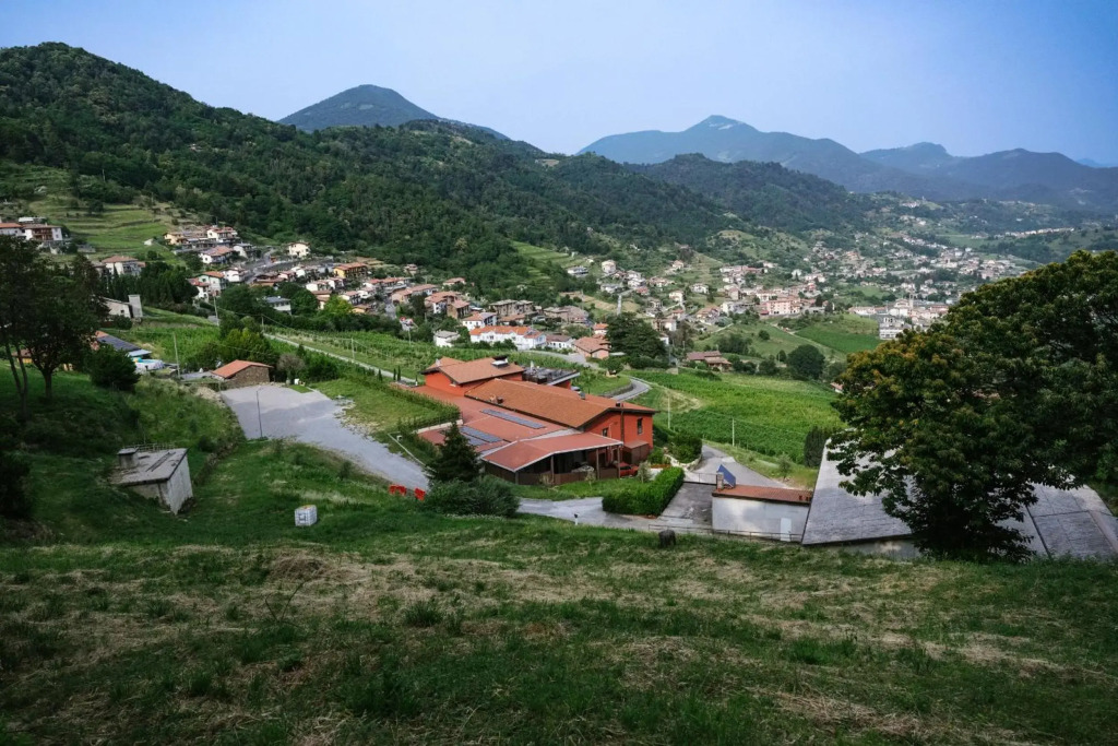 Agriturismo Podere Cavaga Lago dIseo Agribio Winery