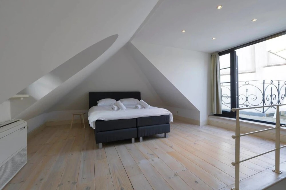 Saint Pauls Suite 18