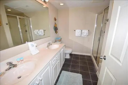 1005 North Tower Condo