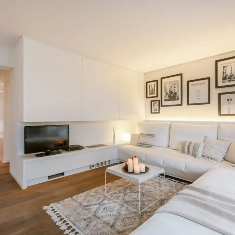 Modern Apartment With Terraces and Parking