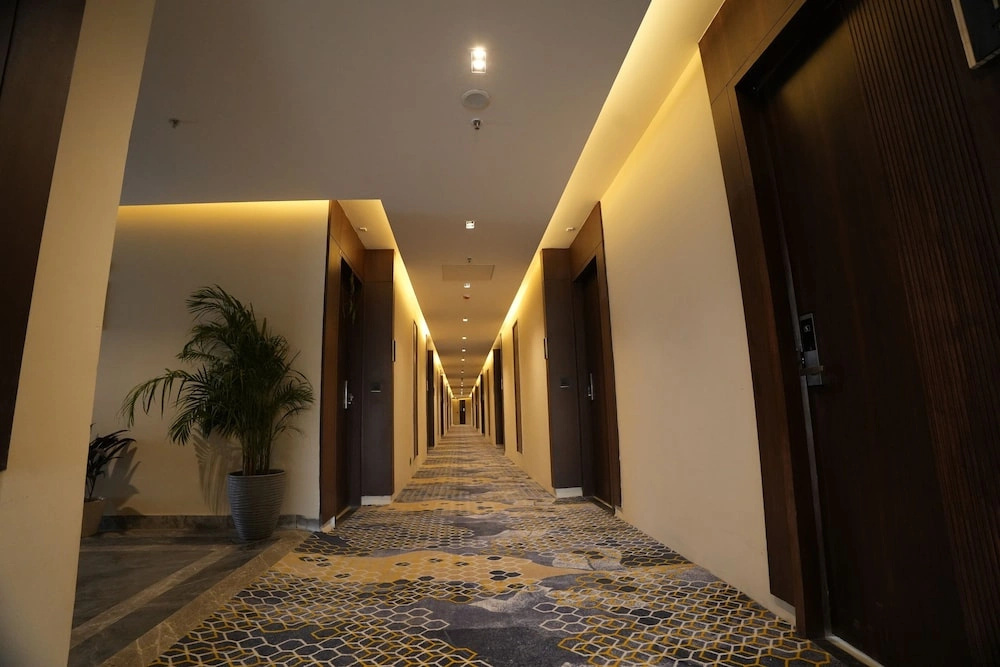 The Murti Hotel and Banquet