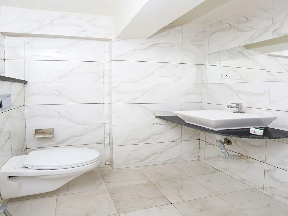 OYO 4406 Hotel Arya Palace