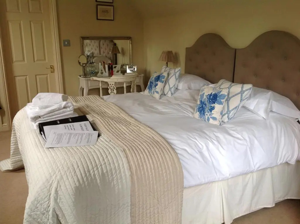 Great Ashley Farm Holiday Cottage & Shepherds Huts