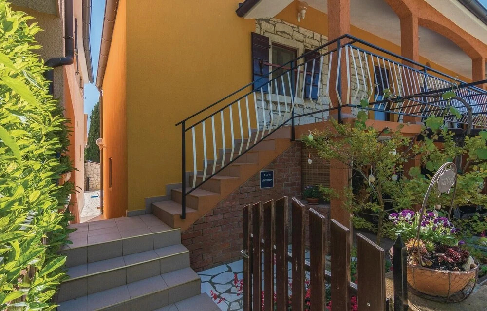 1 Bedroom Stunning Home In Bacva