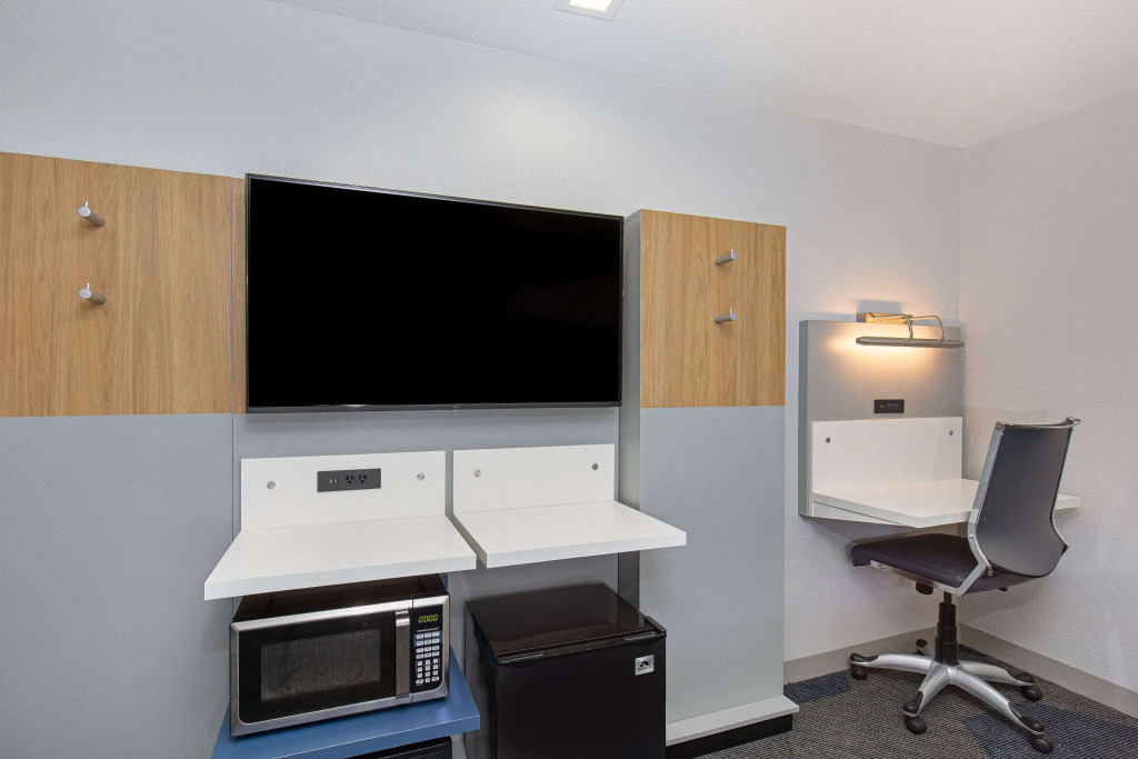 Microtel Inn & Suites by Wyndham Manchester - Newly Renovated