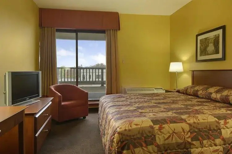 Dartmouth Oceanview Hotel