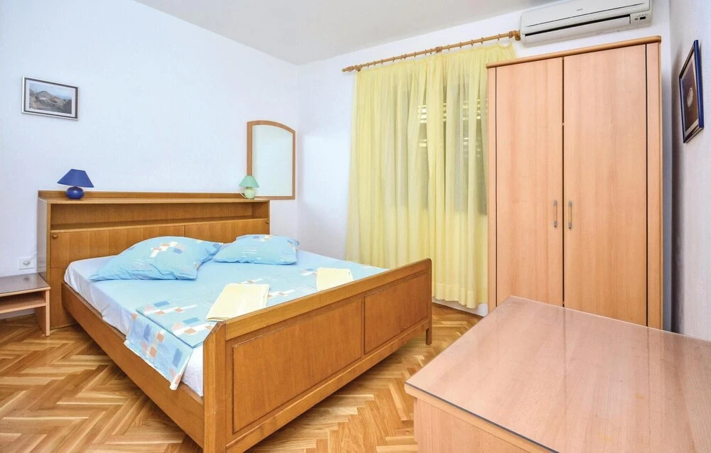Beautiful Home in Lokva Rogoznica With Wifi and 4 Bedrooms