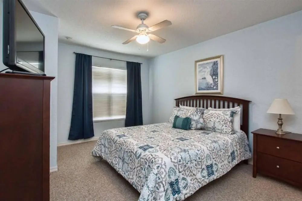 Great location 4Bed 3bth Townhouse with kids themed room