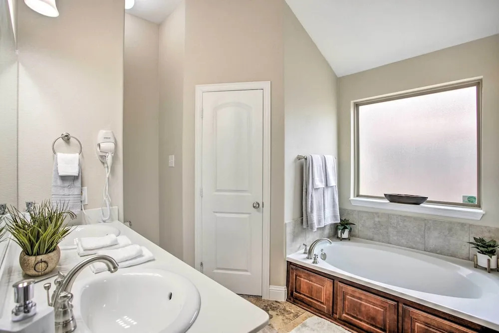 Private Yard & Grill: Greenville Vacation Rental