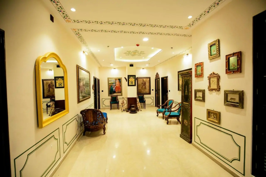 The Chronicles By WSI - Near the Lake Pichola Udaipur