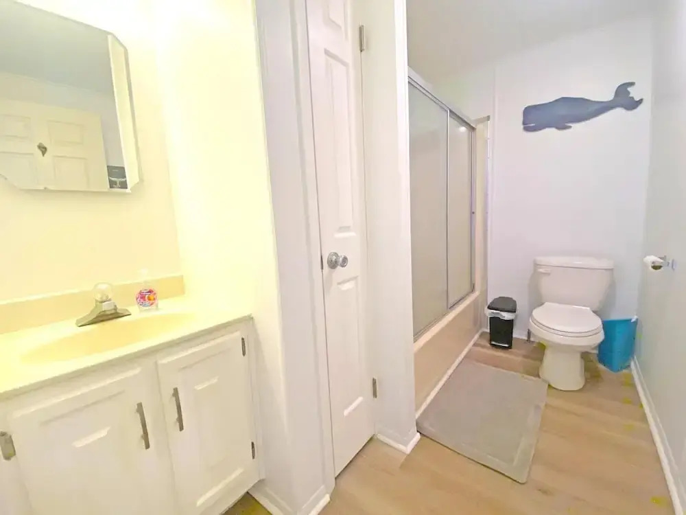 Old Wharf 15 1 Bedroom Condo by RedAwning