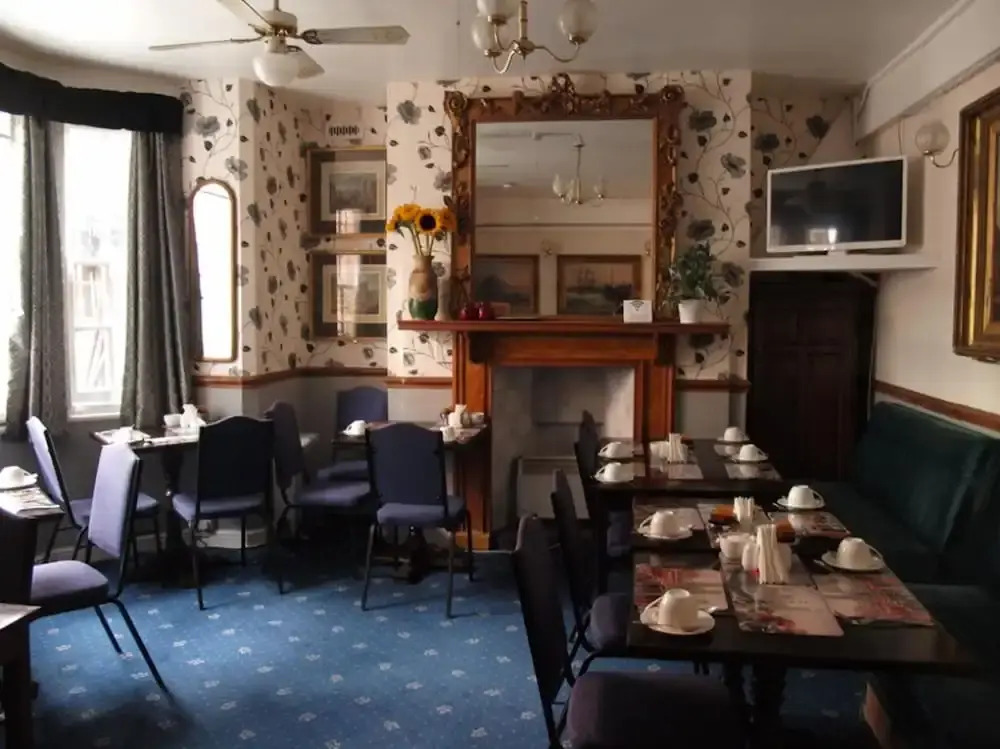 Oakley Hotel