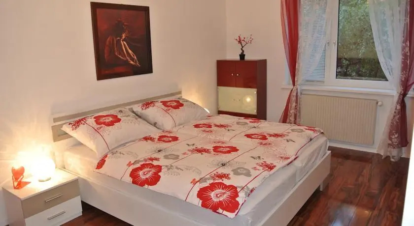 Apartment Paradies - U1 Station altes Landgut