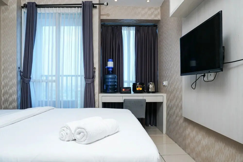 Fully Furnished and Cozy Studio Tifolia Apartment