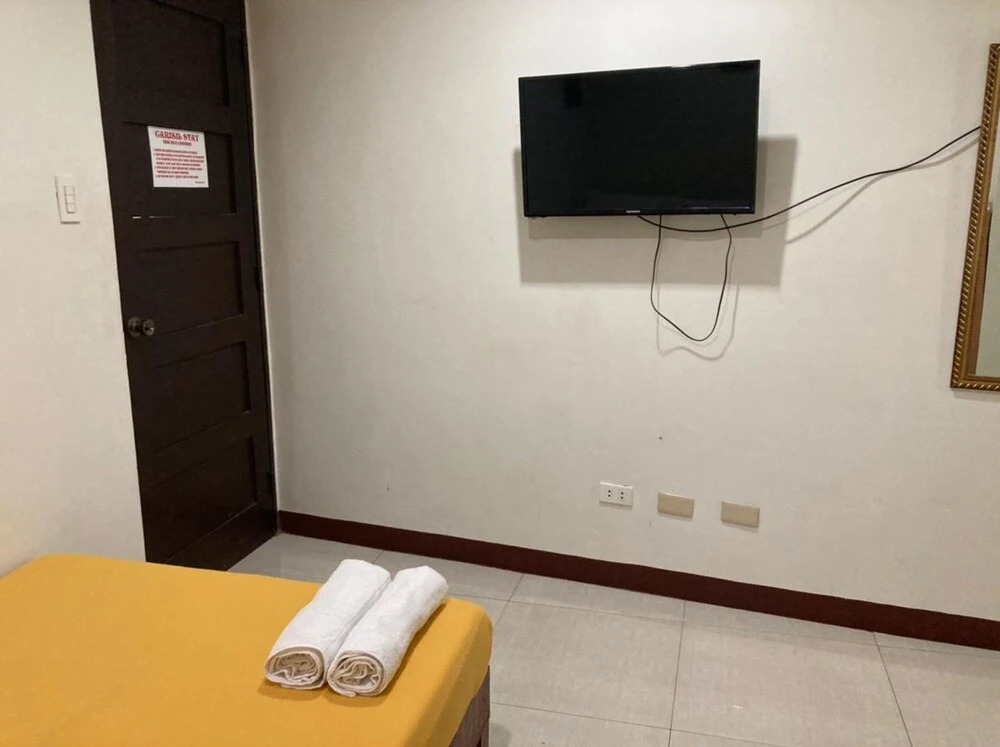 Carisil Bldg by OYO Rooms