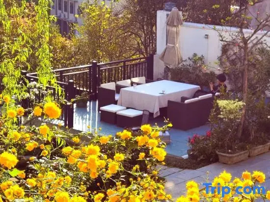 Lichuan Huajianyin Homestay