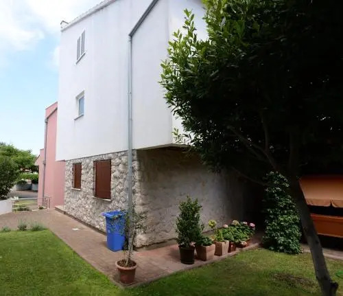 Apartments Leonarda