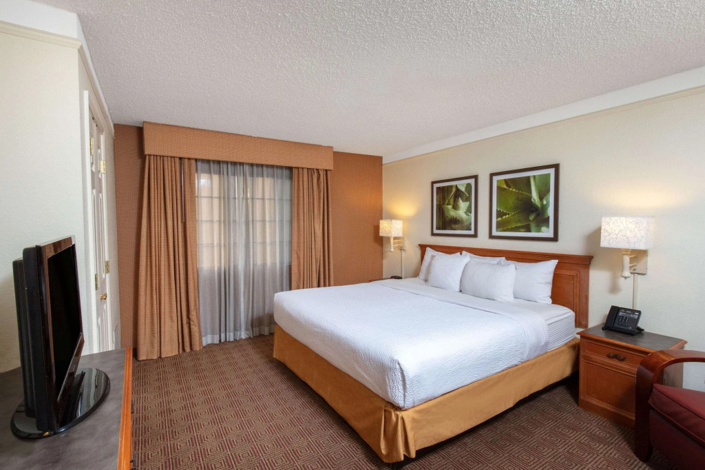 La Quinta Inn & Suites Las Vegas Airport North Convention Center