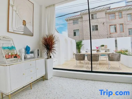 Yubai phase I B & B (Shanghai international tourist resort)