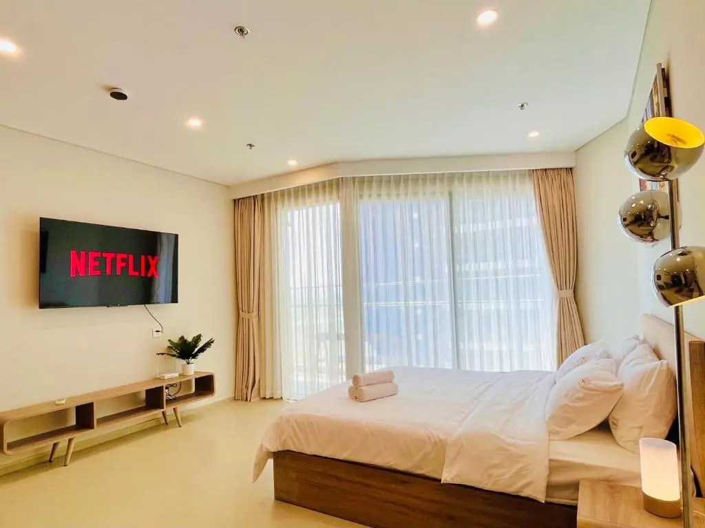 BIG SALE Louis&Jack Homie Studio 50m2 with Balcony