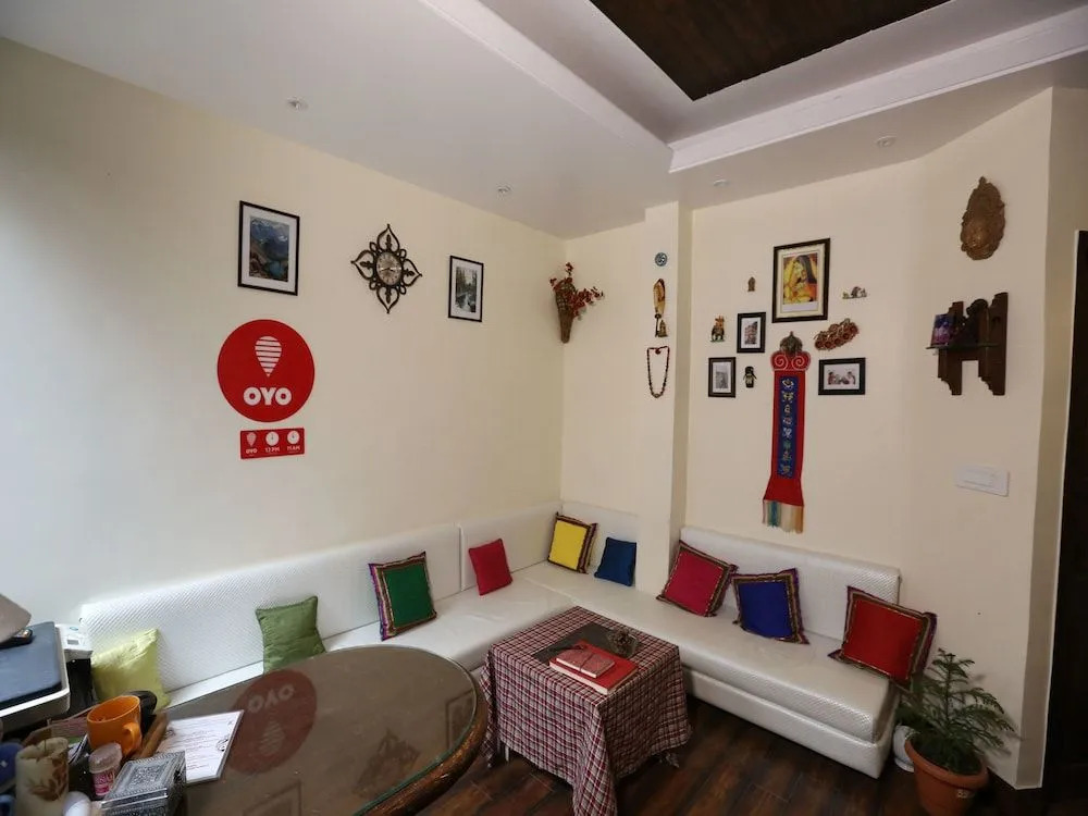 OYO 14170 Kufri Star Inn