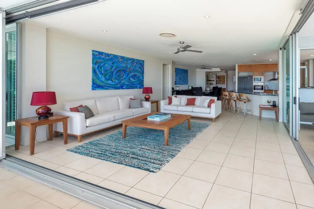Pavillion 17 - Waterfront Spacious 4 Bedroom With Own Inground Pool And Golf Buggy