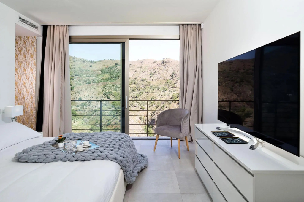 Dream Villa with heated pool and magnificent view on the Taormina Bay-VILLA ALCANTARA