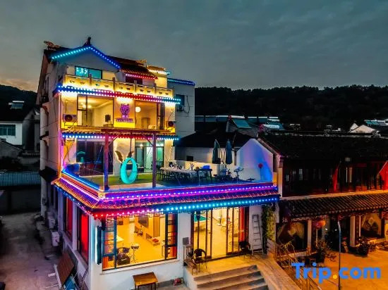 Deer  Panoramic View of Taihu Hot Spring Home Party Club