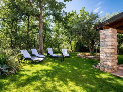 Holiday Home Tommy by Interhome