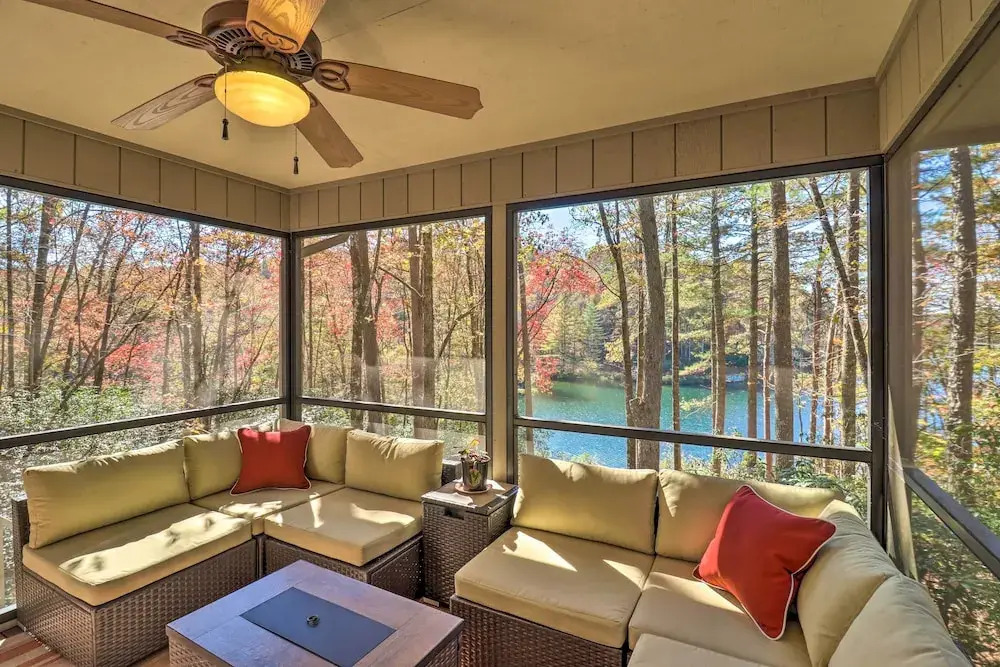 Festive Lakefront Escape: Blue Ridge Holiday Home