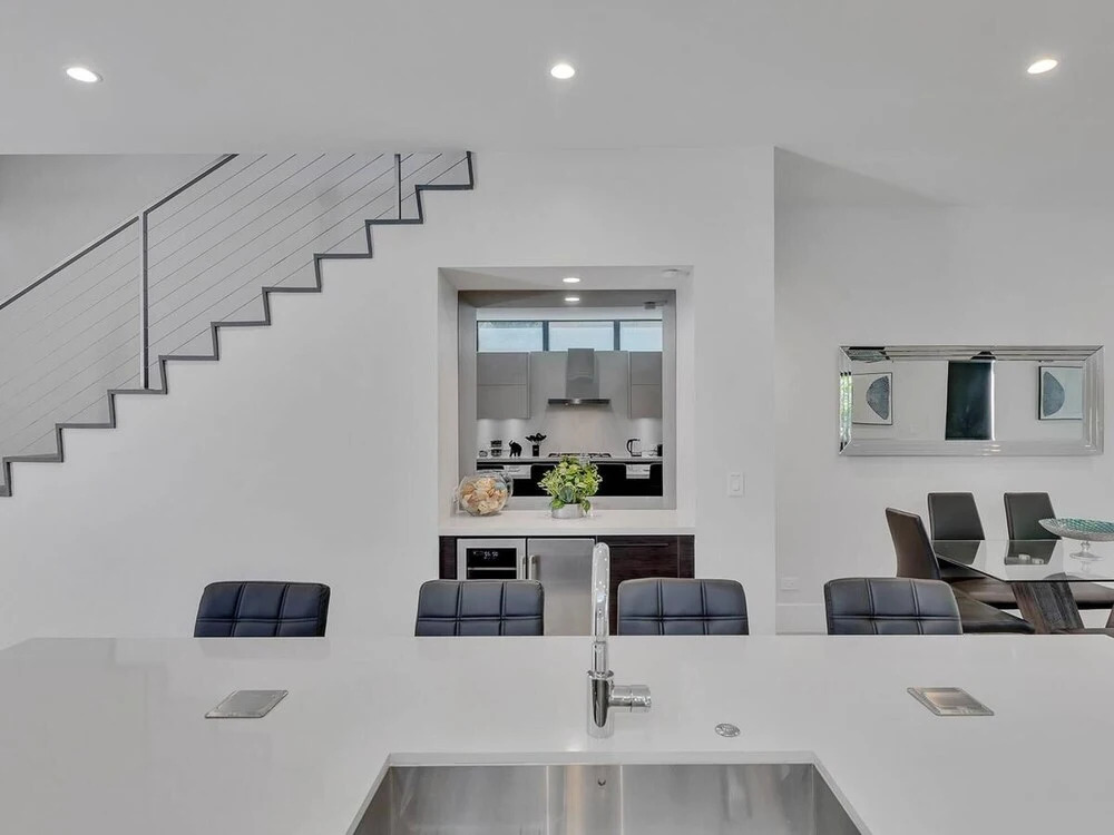 New Luxurious Home 3 Min to Beach Walk to Las Olas