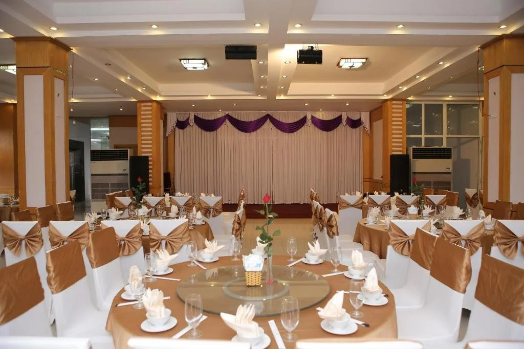 Central Phu Hung Hotel