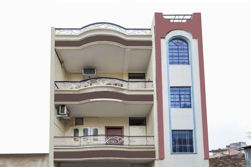 Oyo 17161 Hotel Mahalaxmi