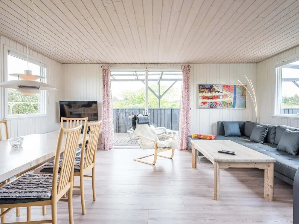 Bright Seaside Retreat in Haurvig-by Traum