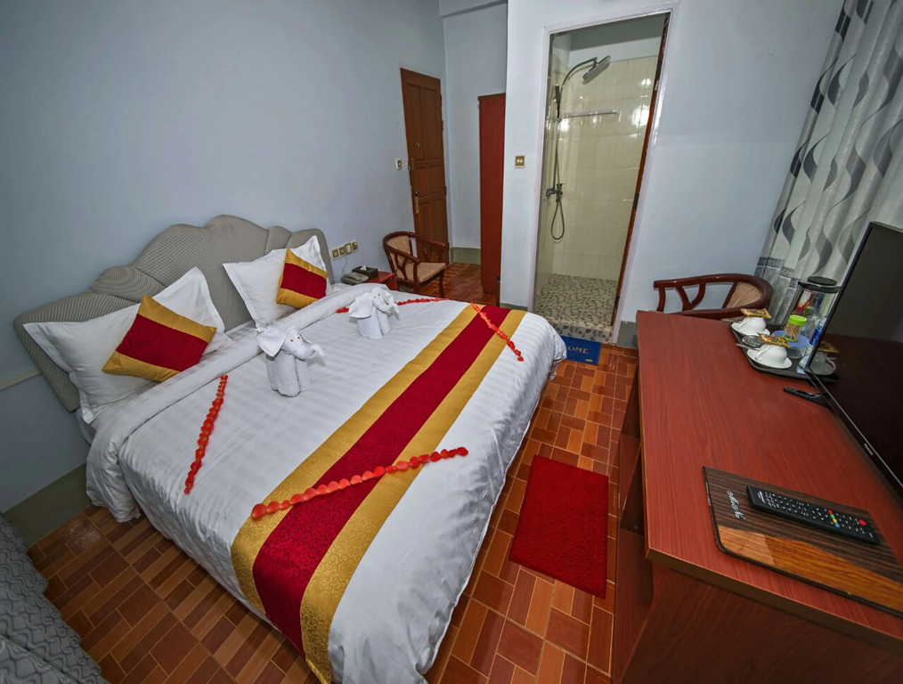 Shwe Hnin Si Hotel