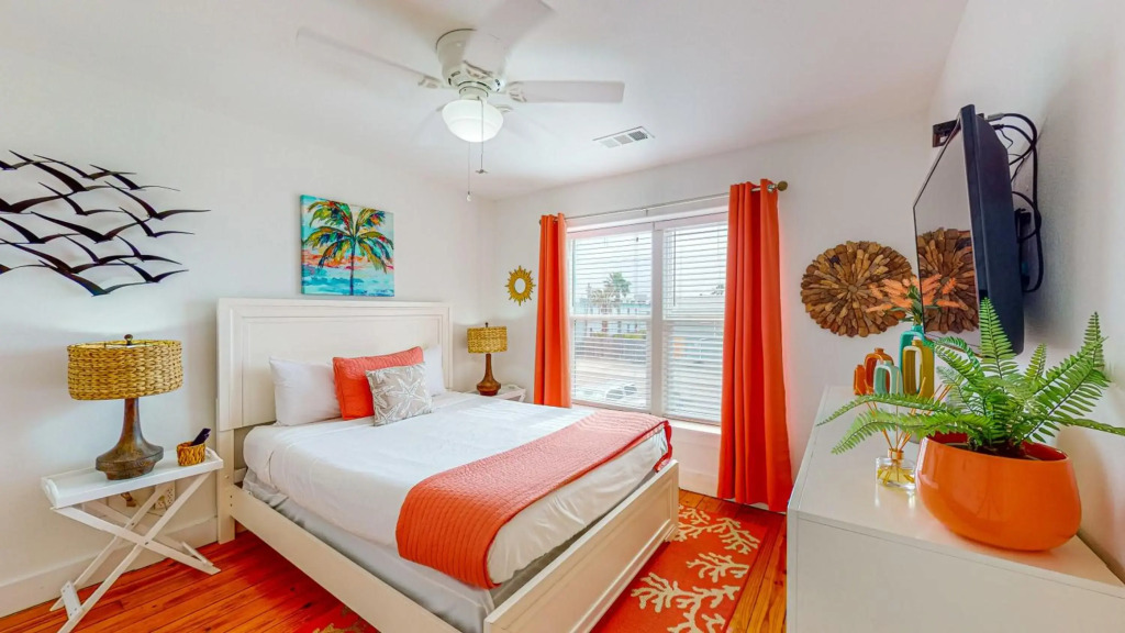 TC501 Townhome Close to Beach, Shared Pool