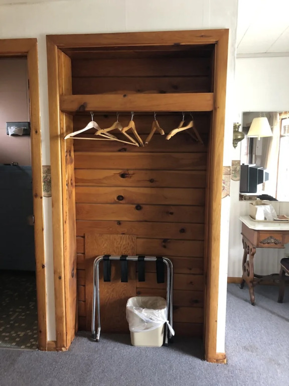 Gold Eagle Inn