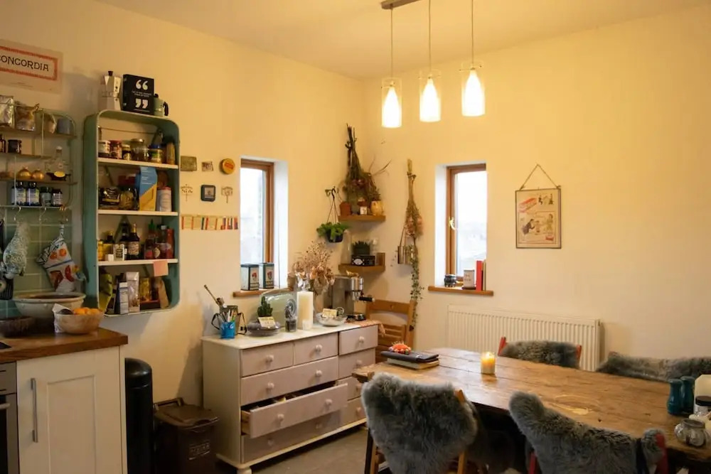 Unique 3 Bedroom Water Tower Home Close To Tube