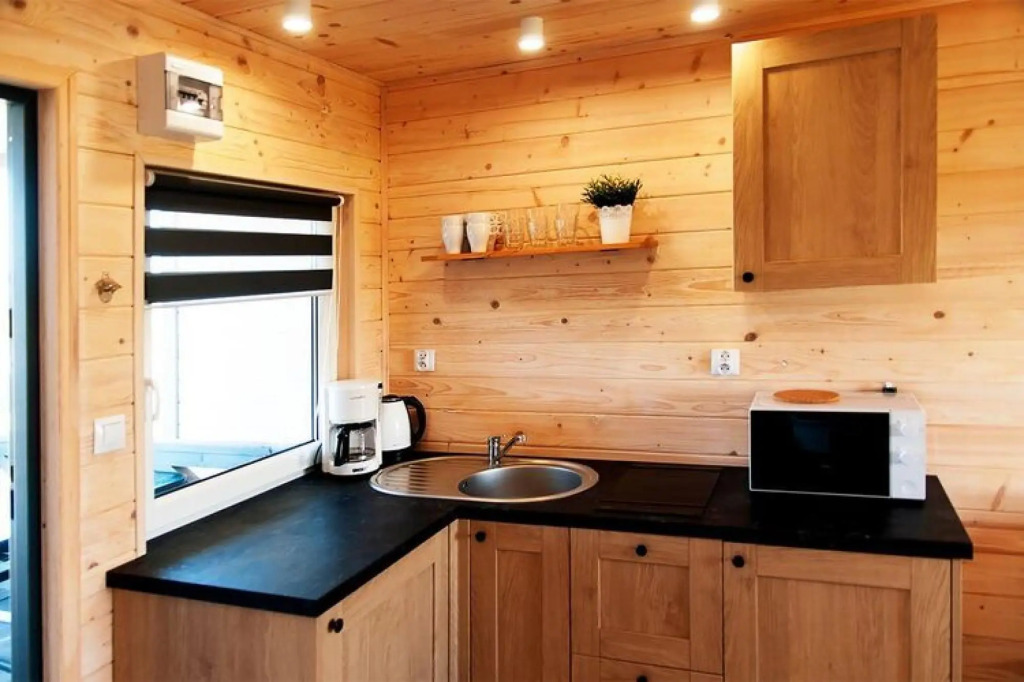 Holiday village with an outdoor pool and a sauna, Gaski