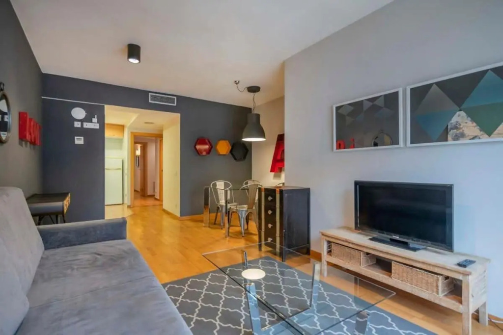Modern and bright apartment in Eixample 2-2