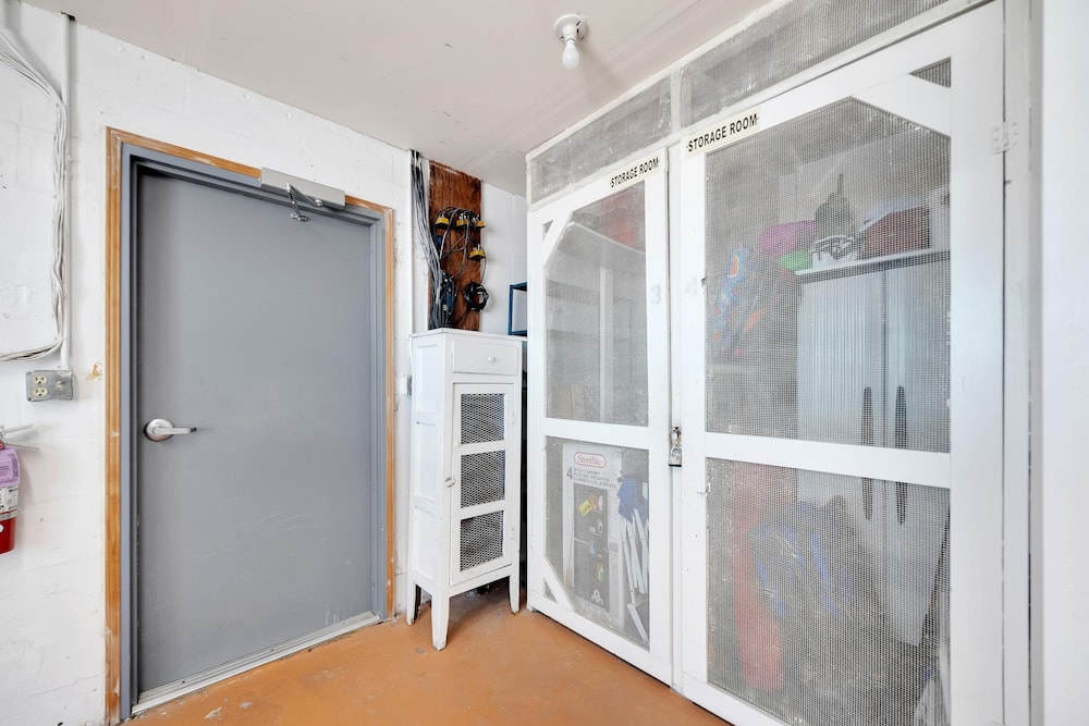 Newly Renovated 2 Beds 2 Baths Condo in St Pete Beach