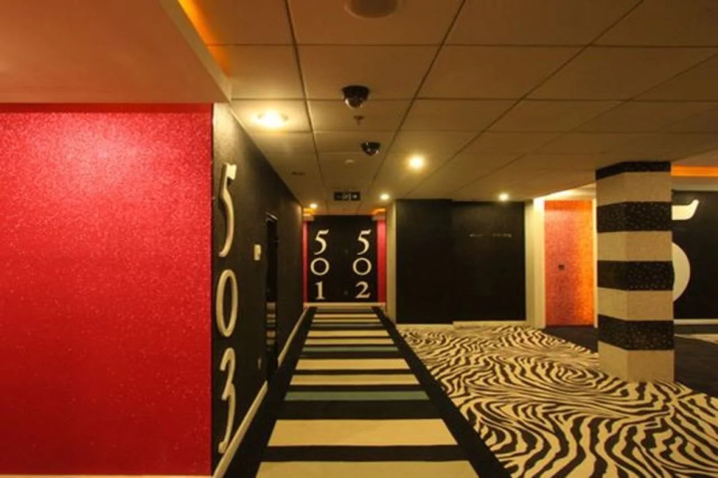 Elegance Bund Hotel