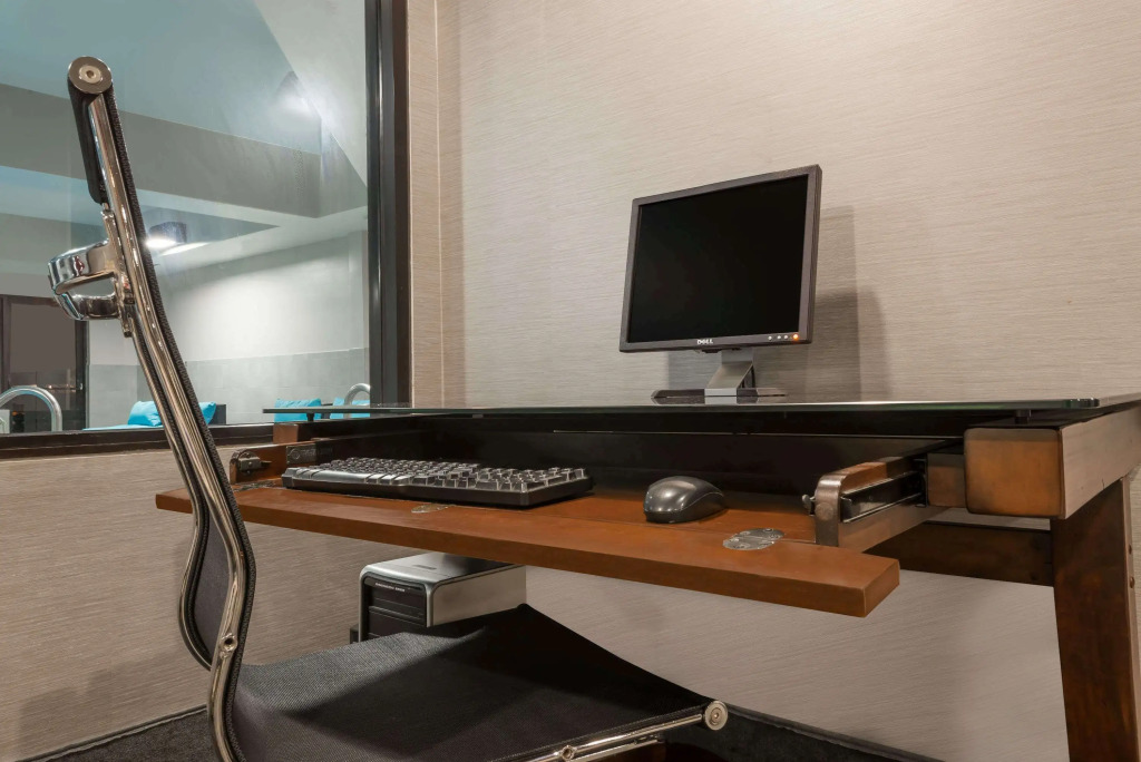 Hawthorn Extended Stay by Wyndham Columbus West